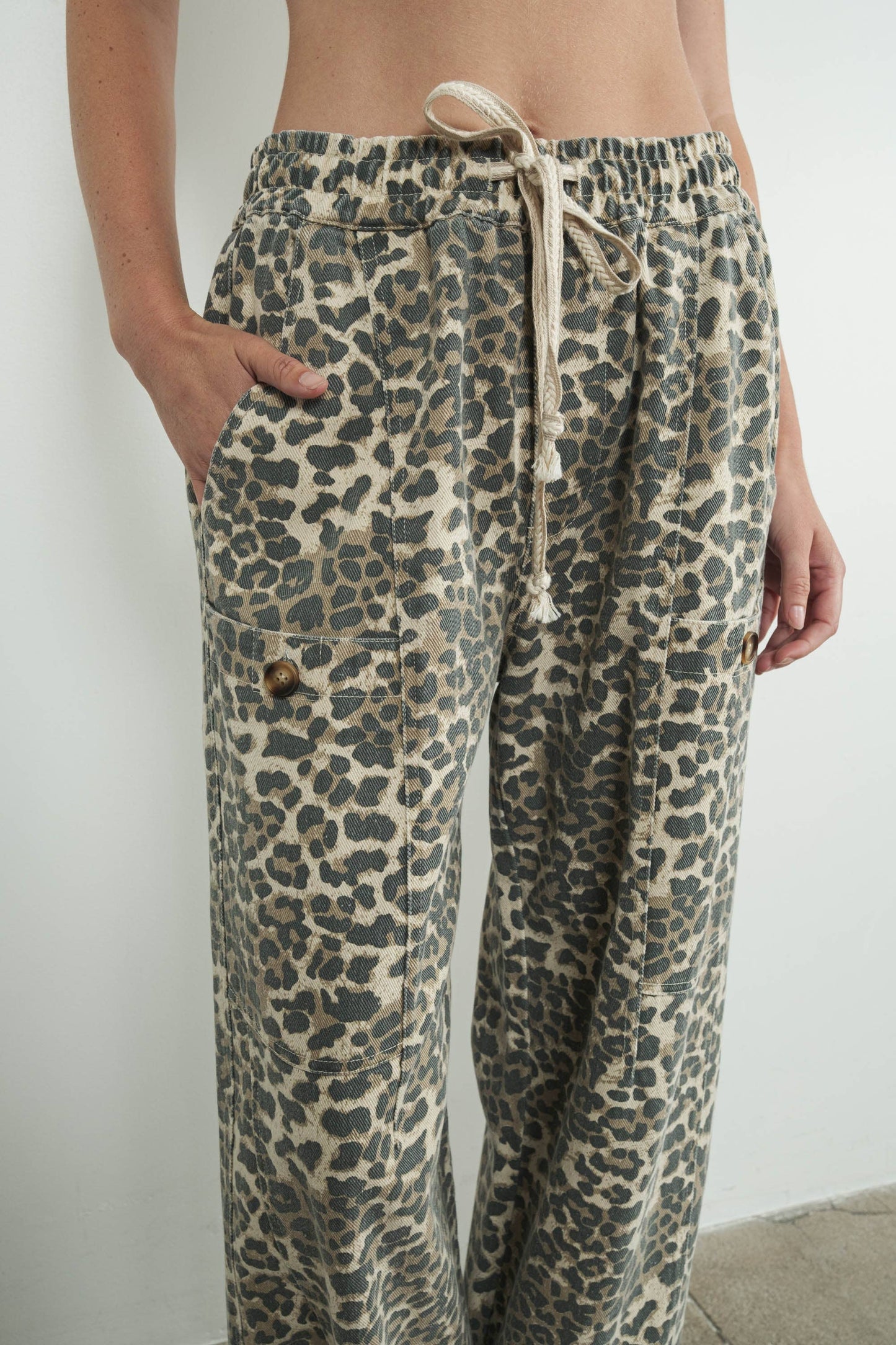 Aaron & Amber - LEOPARD PRINT RELAXED FIT PULL-ON PANTS