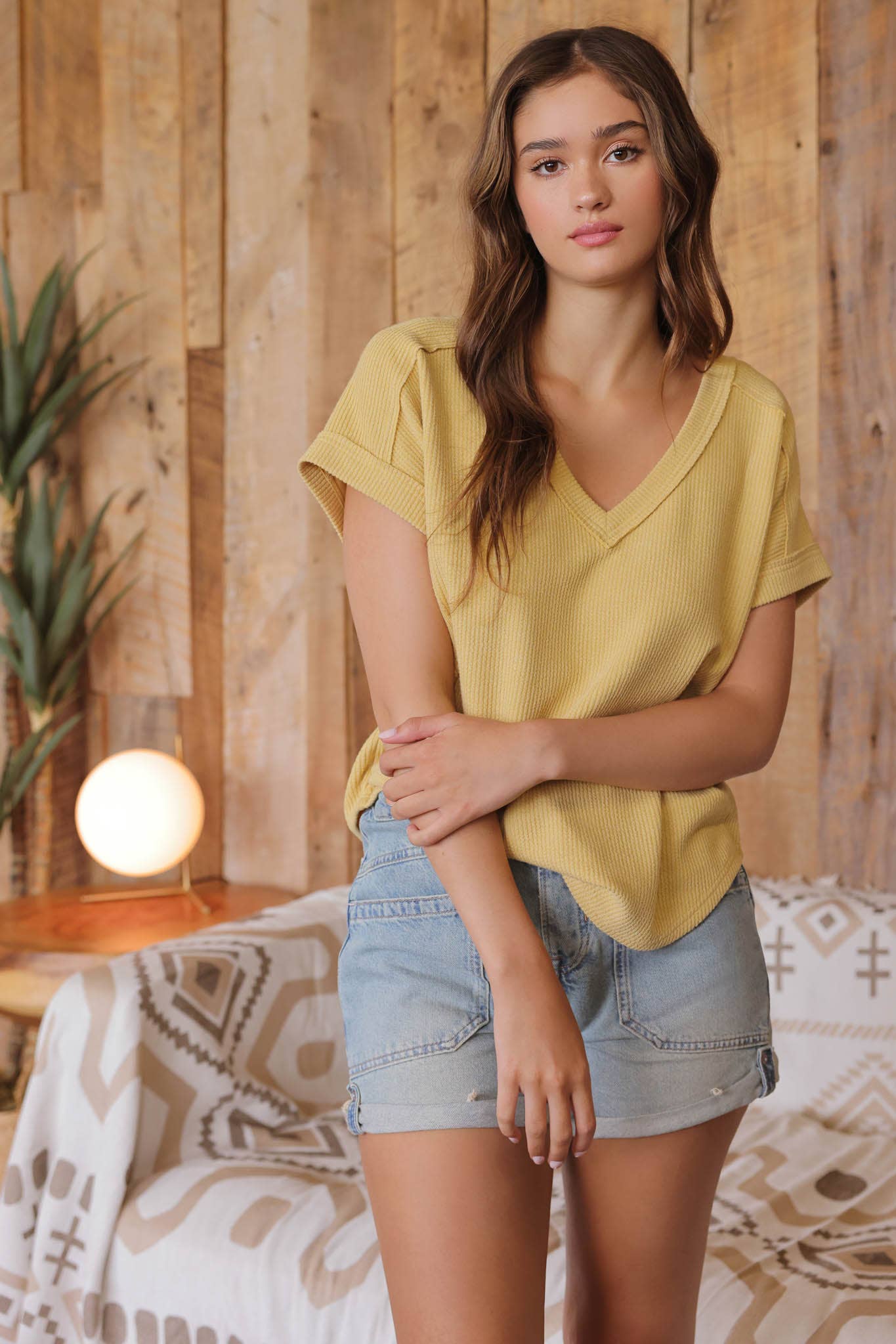 RAW EDGE V NECK