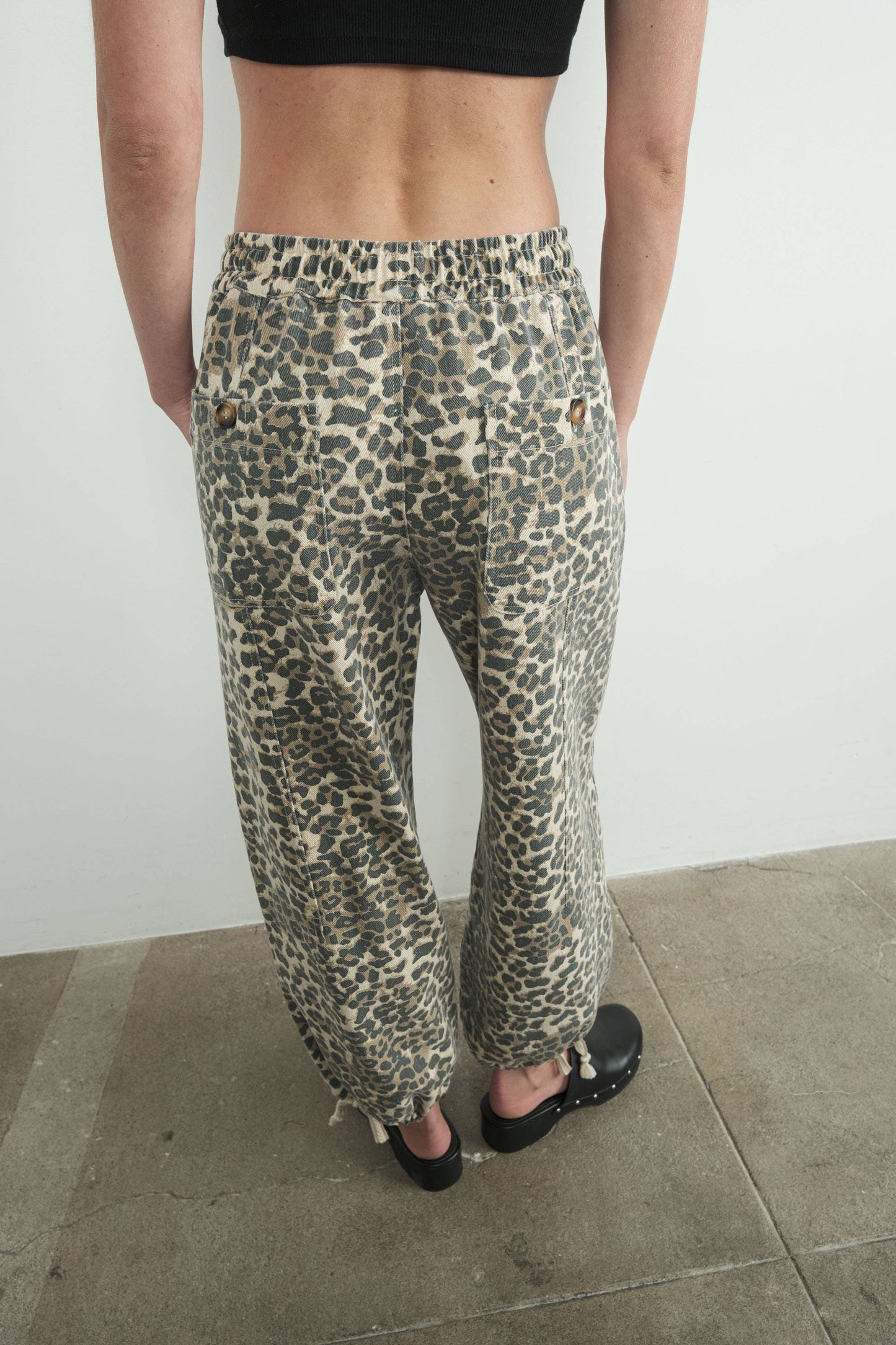 Aaron & Amber - LEOPARD PRINT RELAXED FIT PULL-ON PANTS