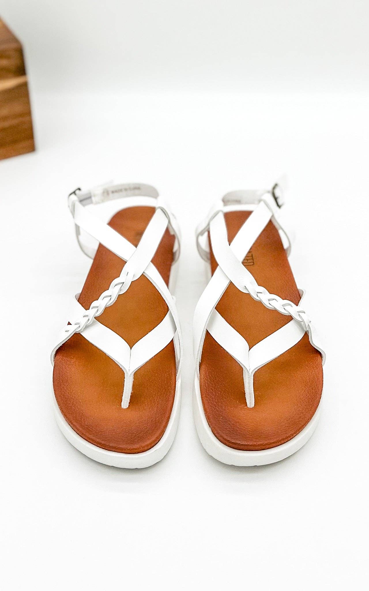 Naughty Monkey - Sela Sandal in White