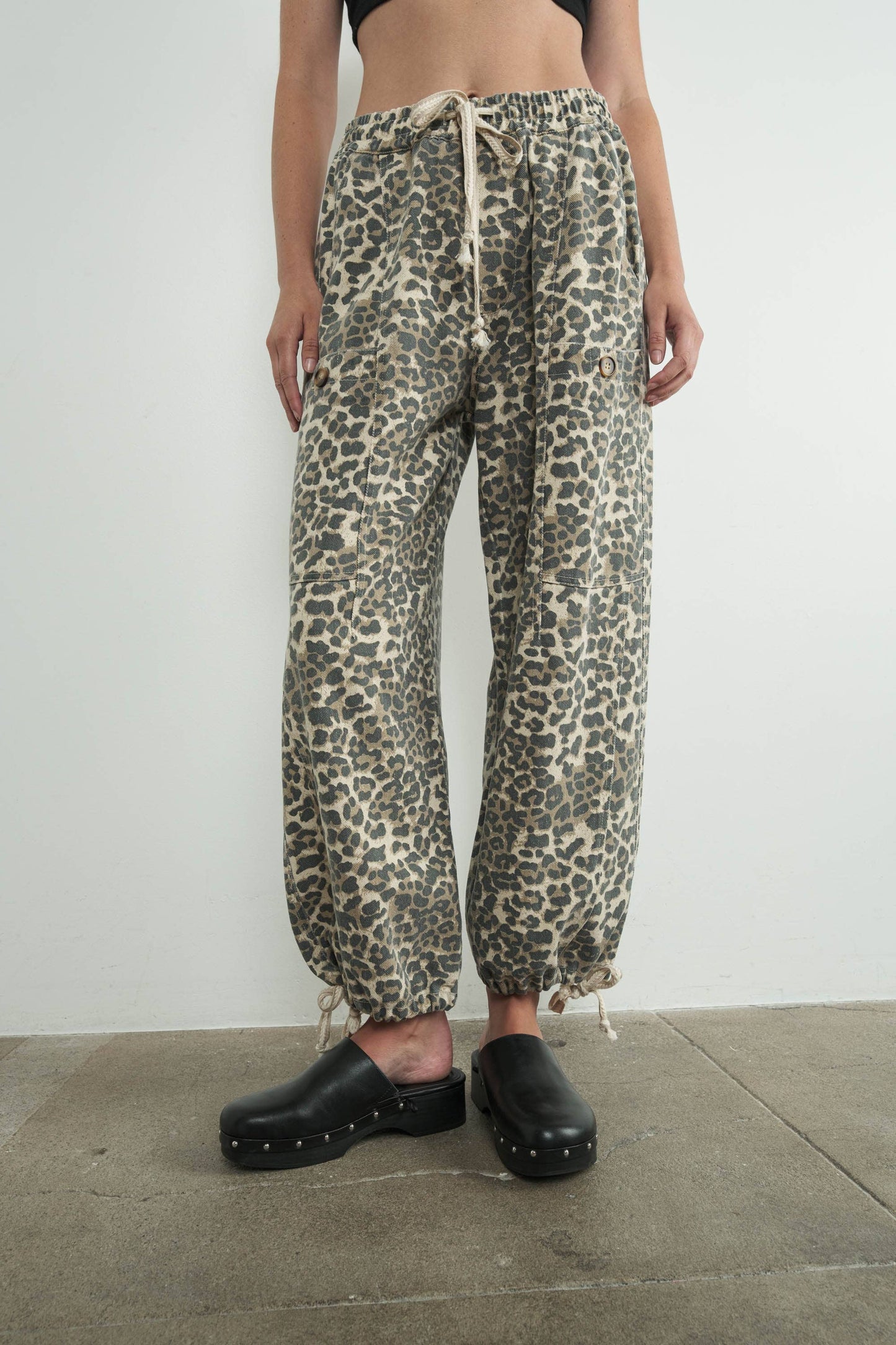 Aaron & Amber - LEOPARD PRINT RELAXED FIT PULL-ON PANTS