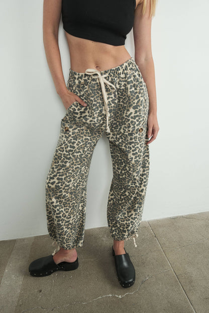 Aaron & Amber - LEOPARD PRINT RELAXED FIT PULL-ON PANTS